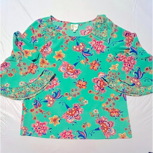 Fig and Flower Top Women Medium Green Floral Ruffle 3/4 Sleeve Blouse - Picture 5 of 14